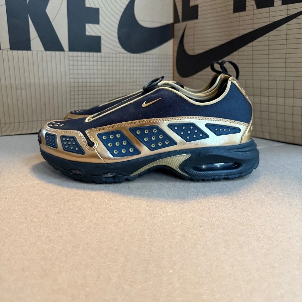 NIKE WMNS AIR MAX SUNDER BLACK METALLIC GOLD DARK SMOKE GREY HJ4130-002 SZ 9